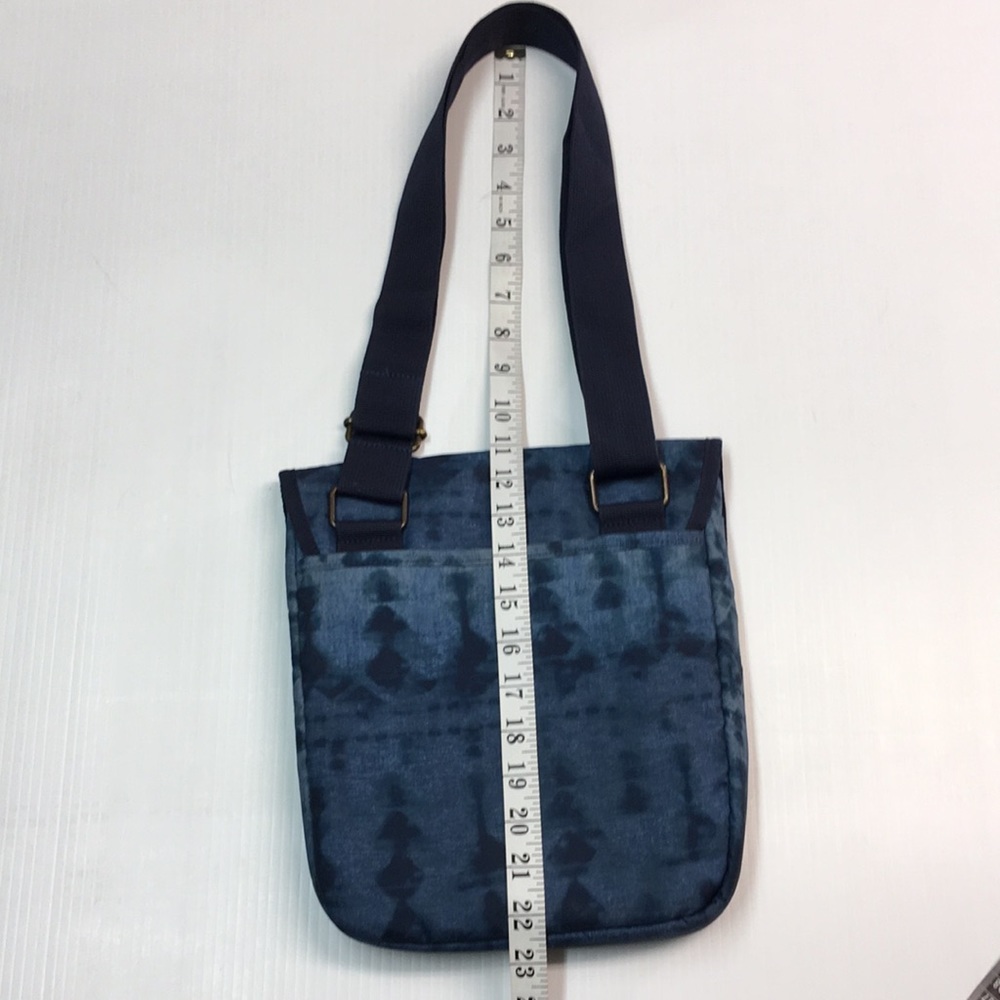Eddie Bauer Connect Tech Blue Tie Dye Crossbody Bag - Picture 10 of 11